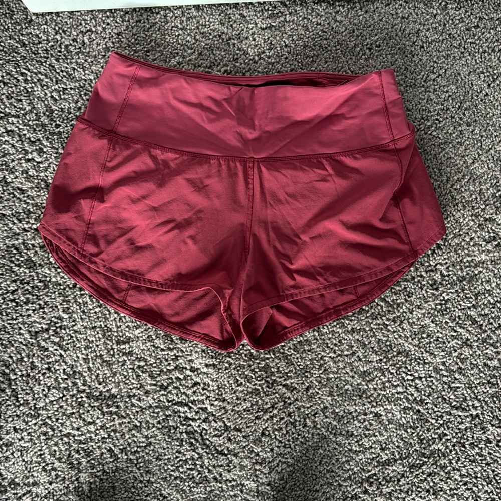 Lululemon high-rise speed up shorts, size 8 2.5”